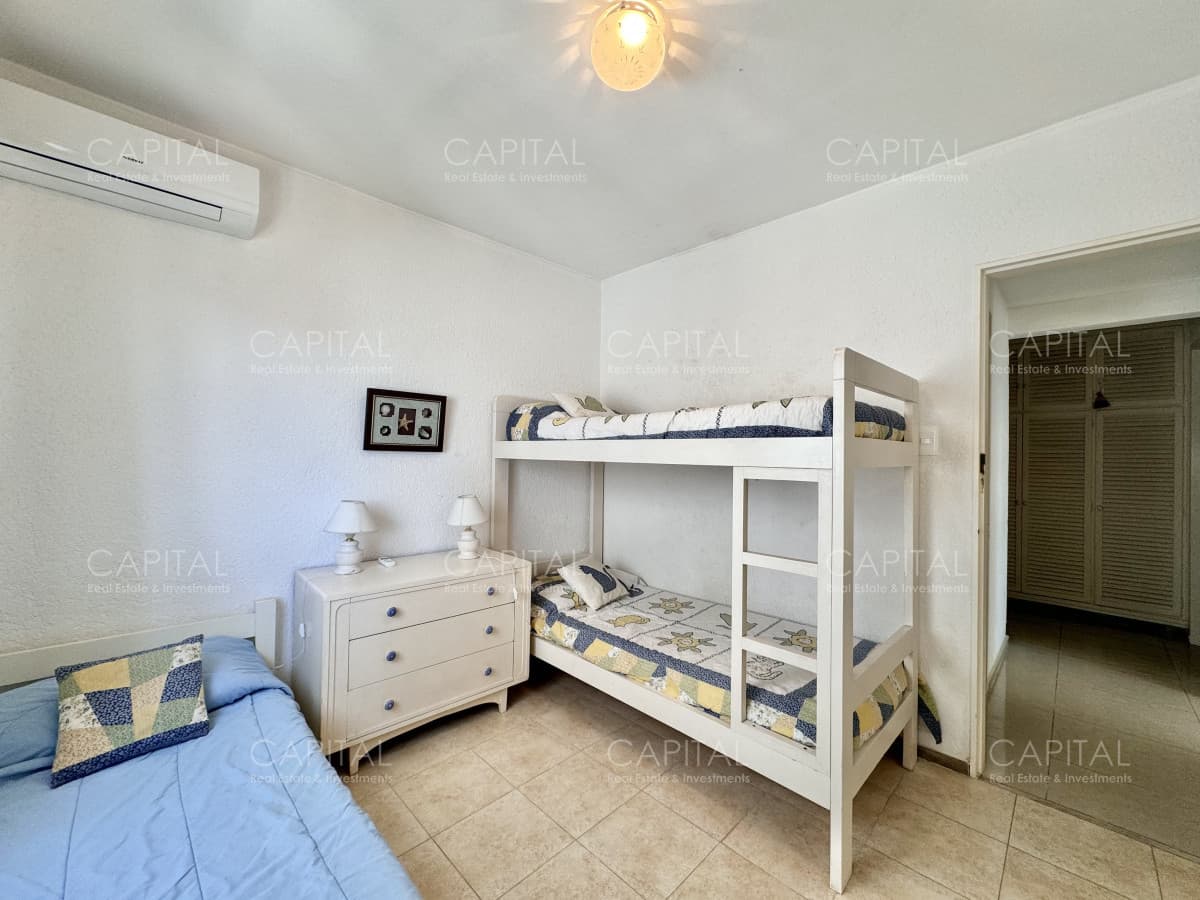 Apartamento en Venta de Tres Dormitorios en  Punta del Este