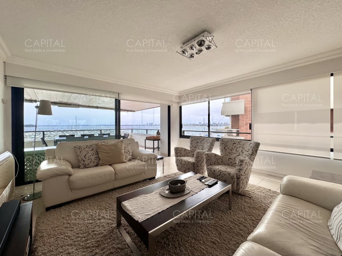 Departamento en Venta Puerto de Punta del Este Tres Dormitorios