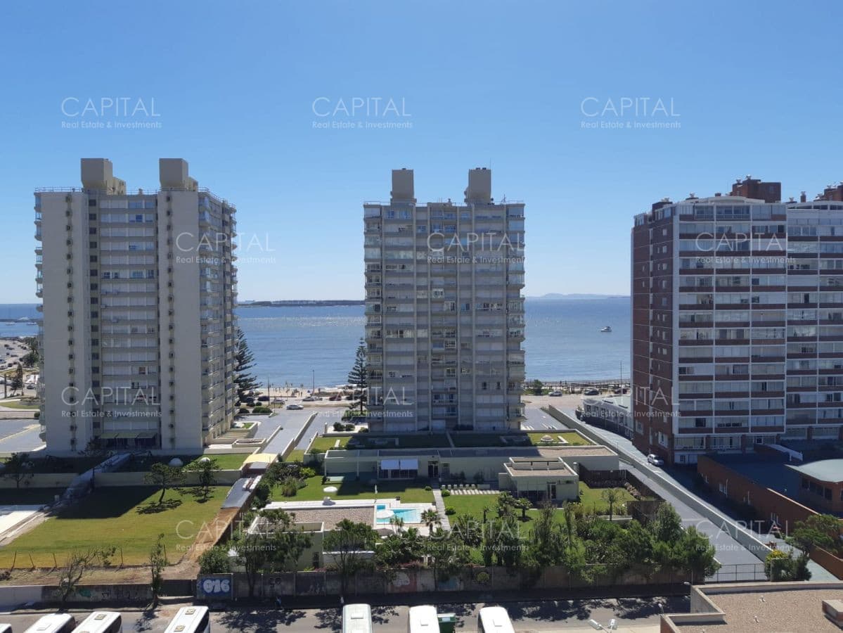 Apartamento de dos dormitorios en venta en Imperiale.