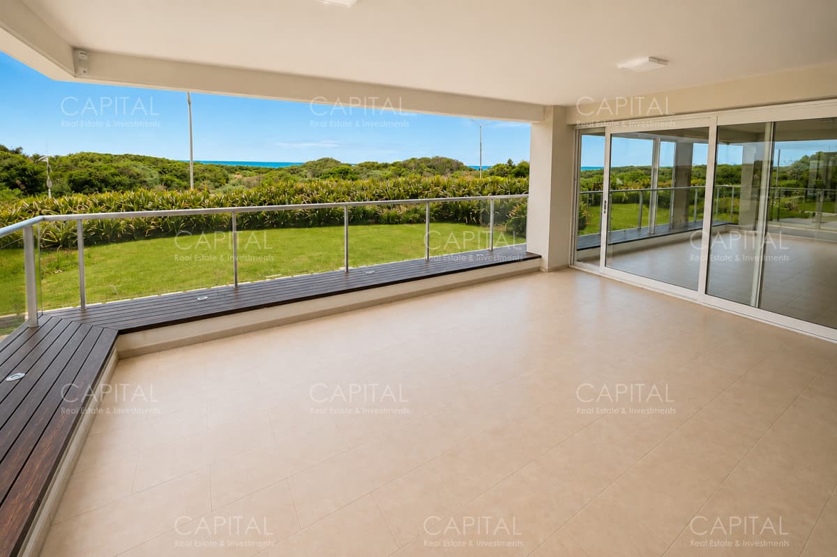 Departamento en Primera línea en Punta del Este,Playa Bravaen Venta