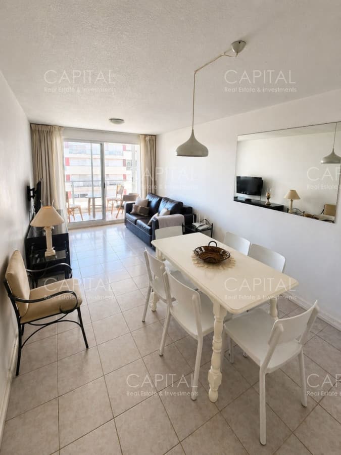 Apartamento dos dormitorios a100mts de la playa en venta