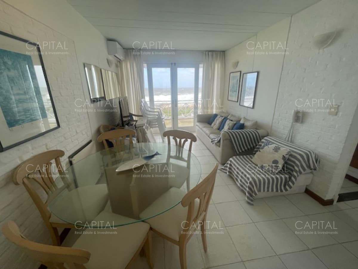 Apartamento de dos dormitorios en Montoya, La Barra en venta.