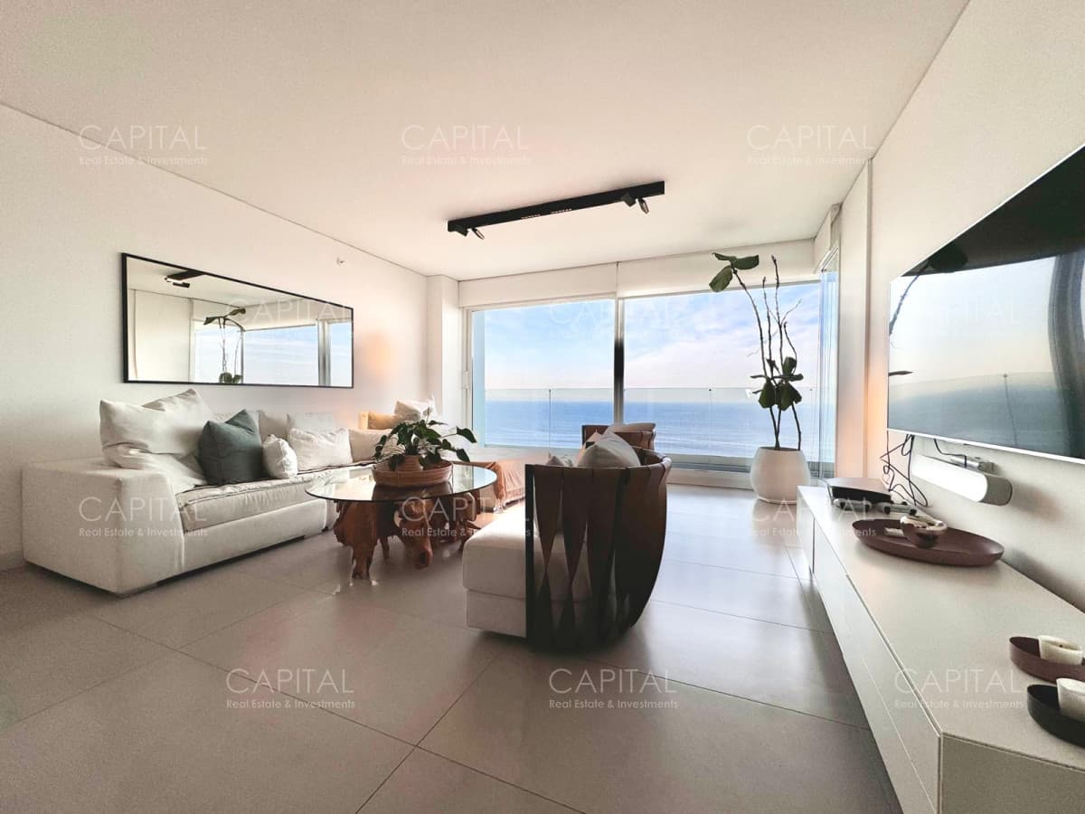 Apartamento de tres dormitorios en Le Parc, Primera fila en playa brava en venta
