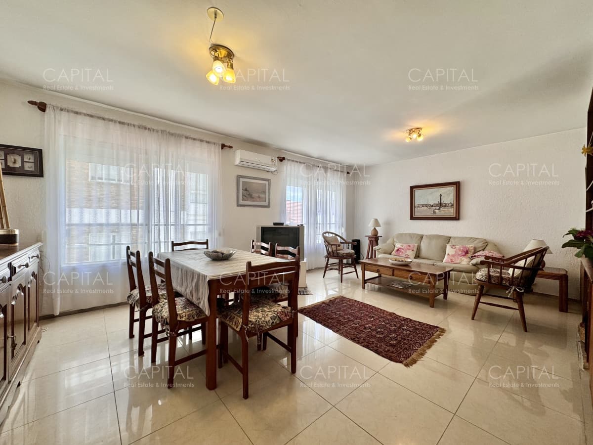 Apartamento en Venta de Tres Dormitorios en  Punta del Este