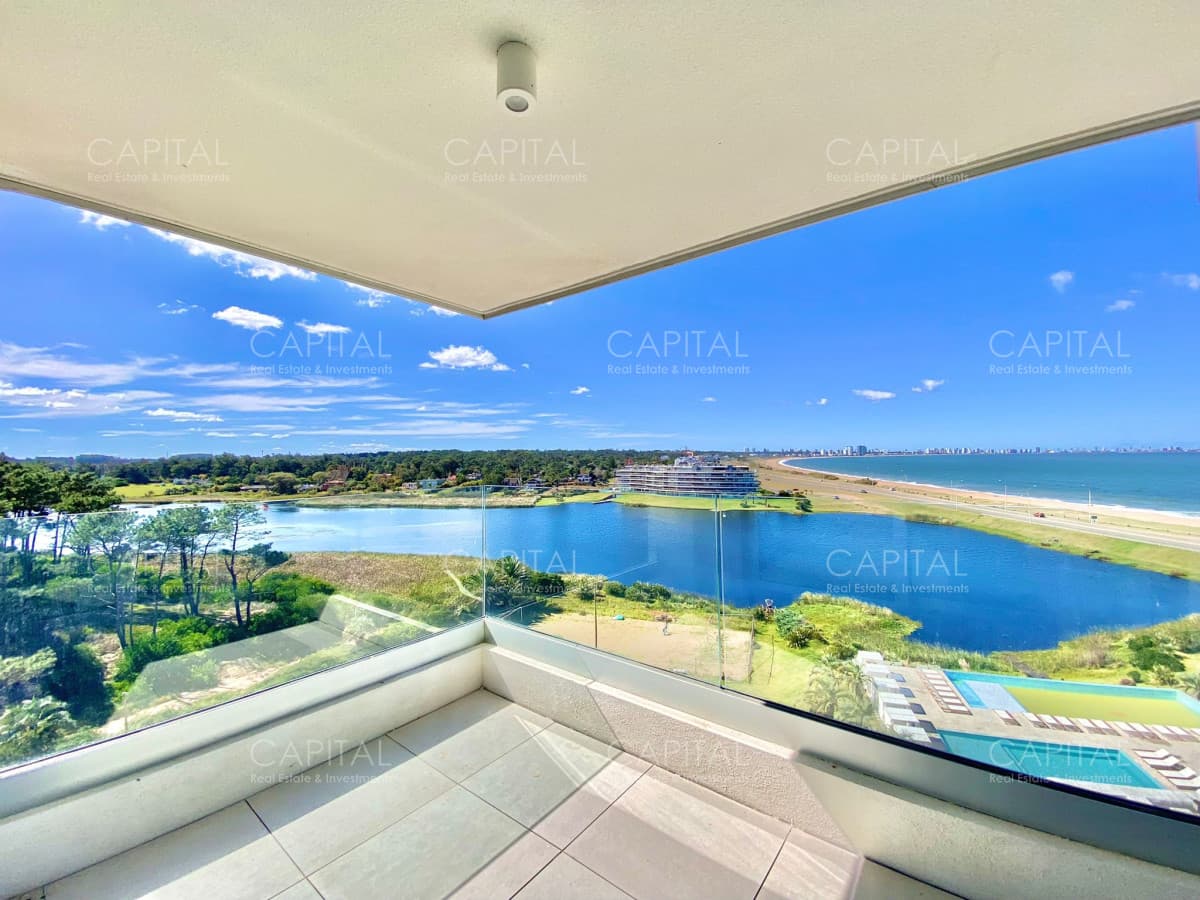 Apartamento en venta a estrenar de tres dormitorios en Poseidon Laguna, Punta del Este
