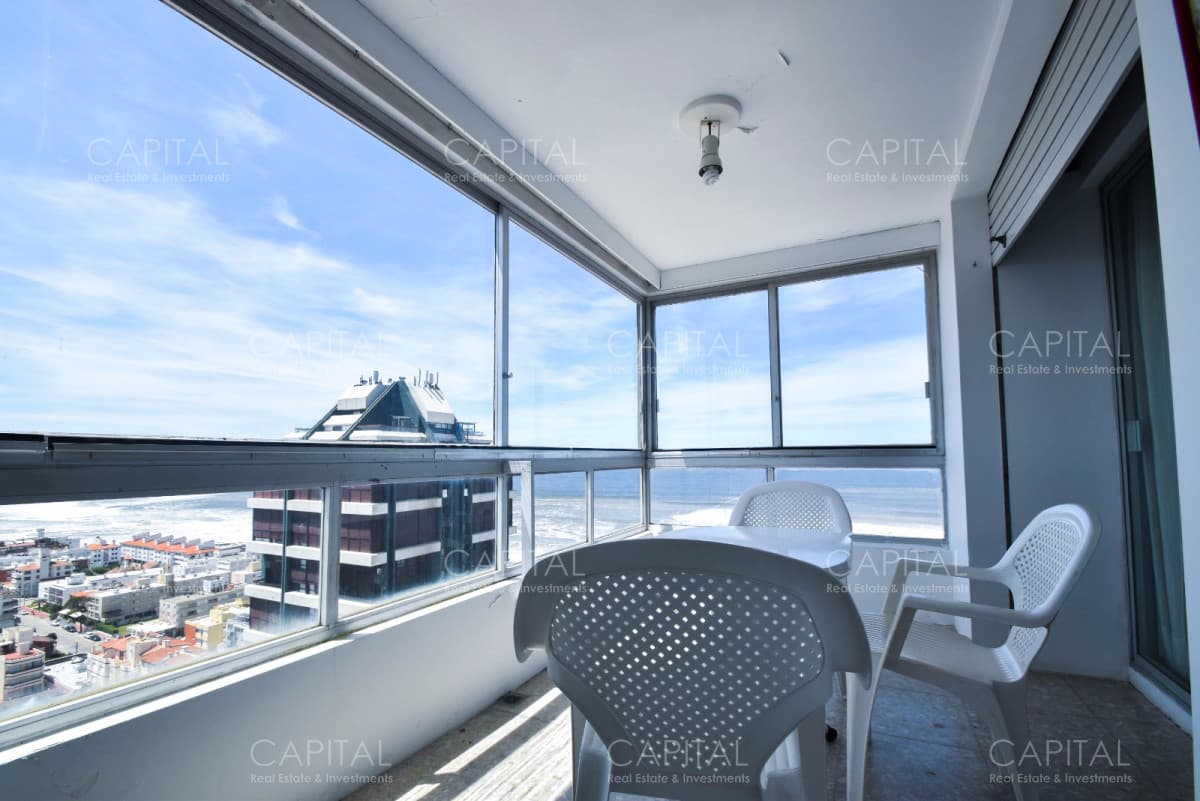 Apartamento en Alquiler de Dos Dormitorios Punta Del Este