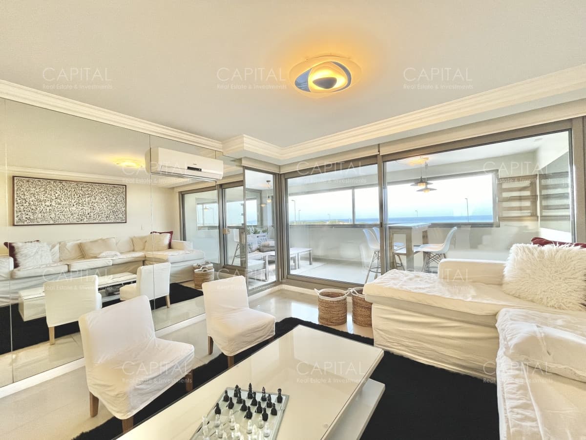 Alquiler apartamento tres dormitorios en suite en edificio de categoria playa Brava Punta del Este