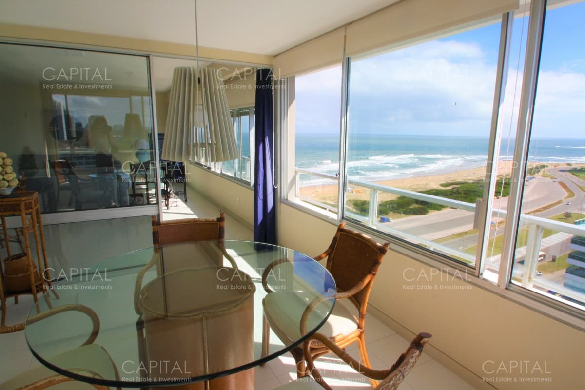 Tiburon en venta y alquiler frente a Playa Brava