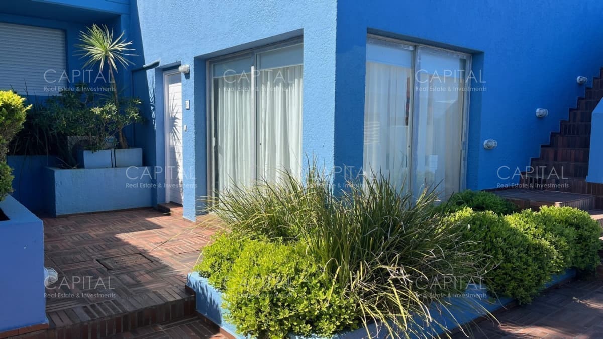Departamento 1 dormitorio en venta en edificio frente al mar