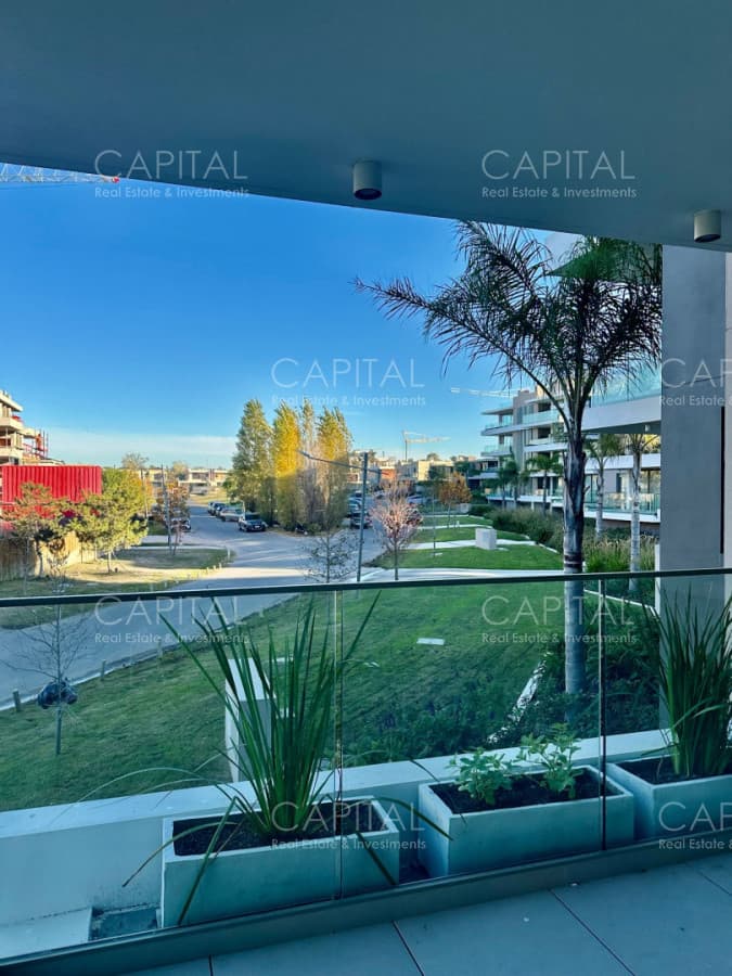 Apartamento de tres dormitorios con parrillero propio en Alive Residences, Barrio Parques 2