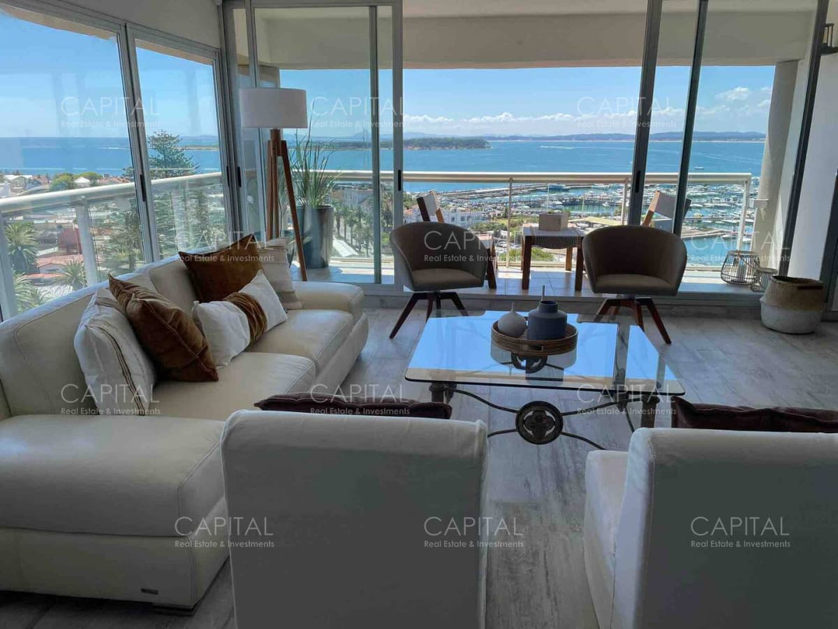 Apartamento de tres dormitorios en alquiler, Península, Punta del Este