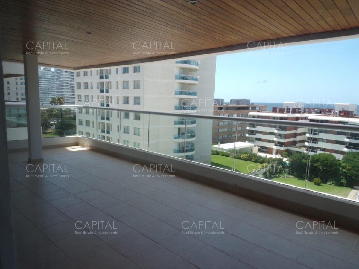 Excelente departamento en alquiler - Brava