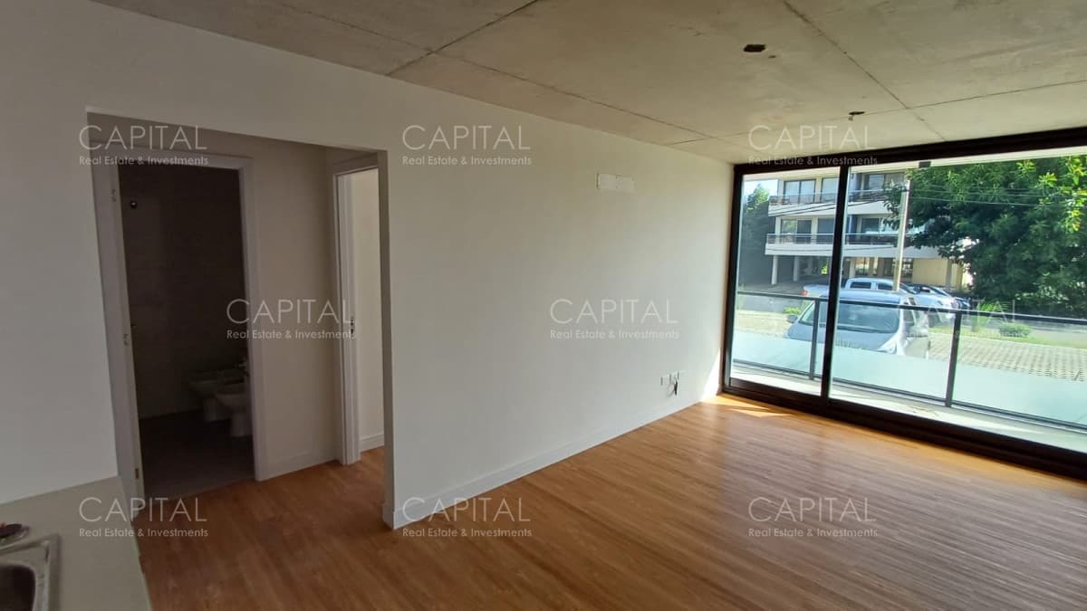 Apartamento de un dormitorio en venta. Playa Mansa, Punta del Este.