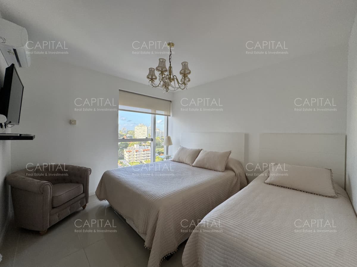 Apartamento de dos dormitorios en Venta Brava Punta del Este