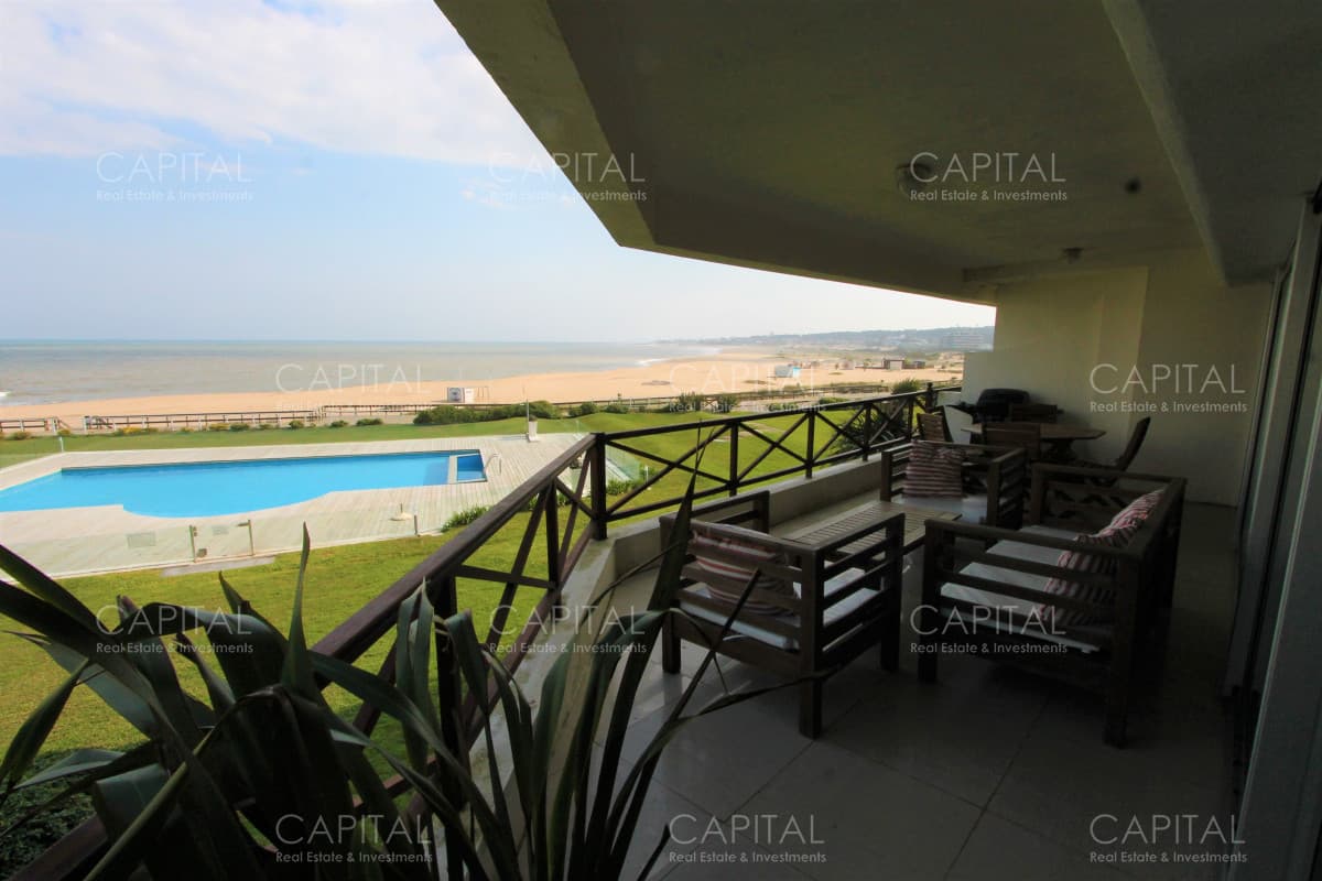 Lomas de Manantiales 3 suites frente a Bikini Beach