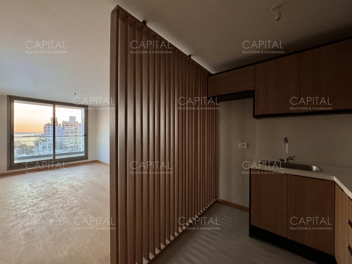 Apartamento de un dormitorio con gran terraza y vista al mar en venta zona Parque Rodo