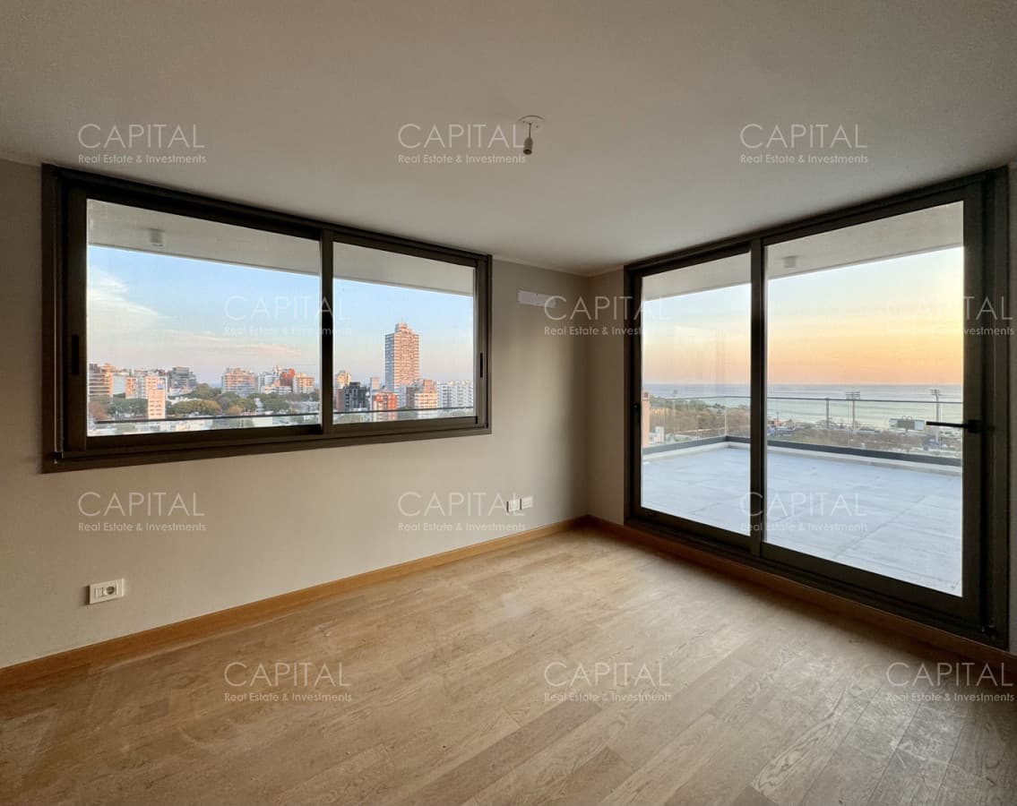Apartamento de un dormitorio con parrillero propio y vista al mar en Parque Rodo