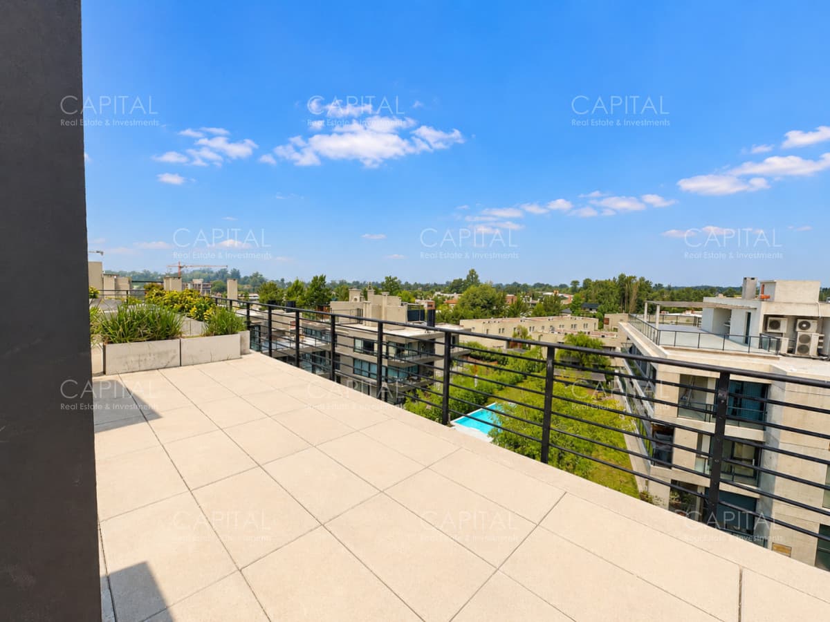 Apartamento de Tres Dormitorios en Carrasco con Azotea y Parrillero