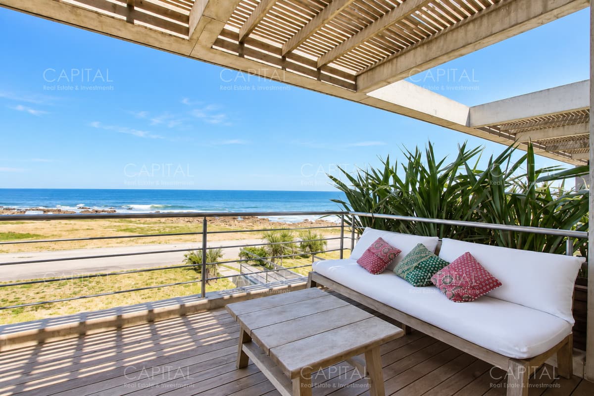 Duplex frente al mar en La Barra con espectacular vista al mar