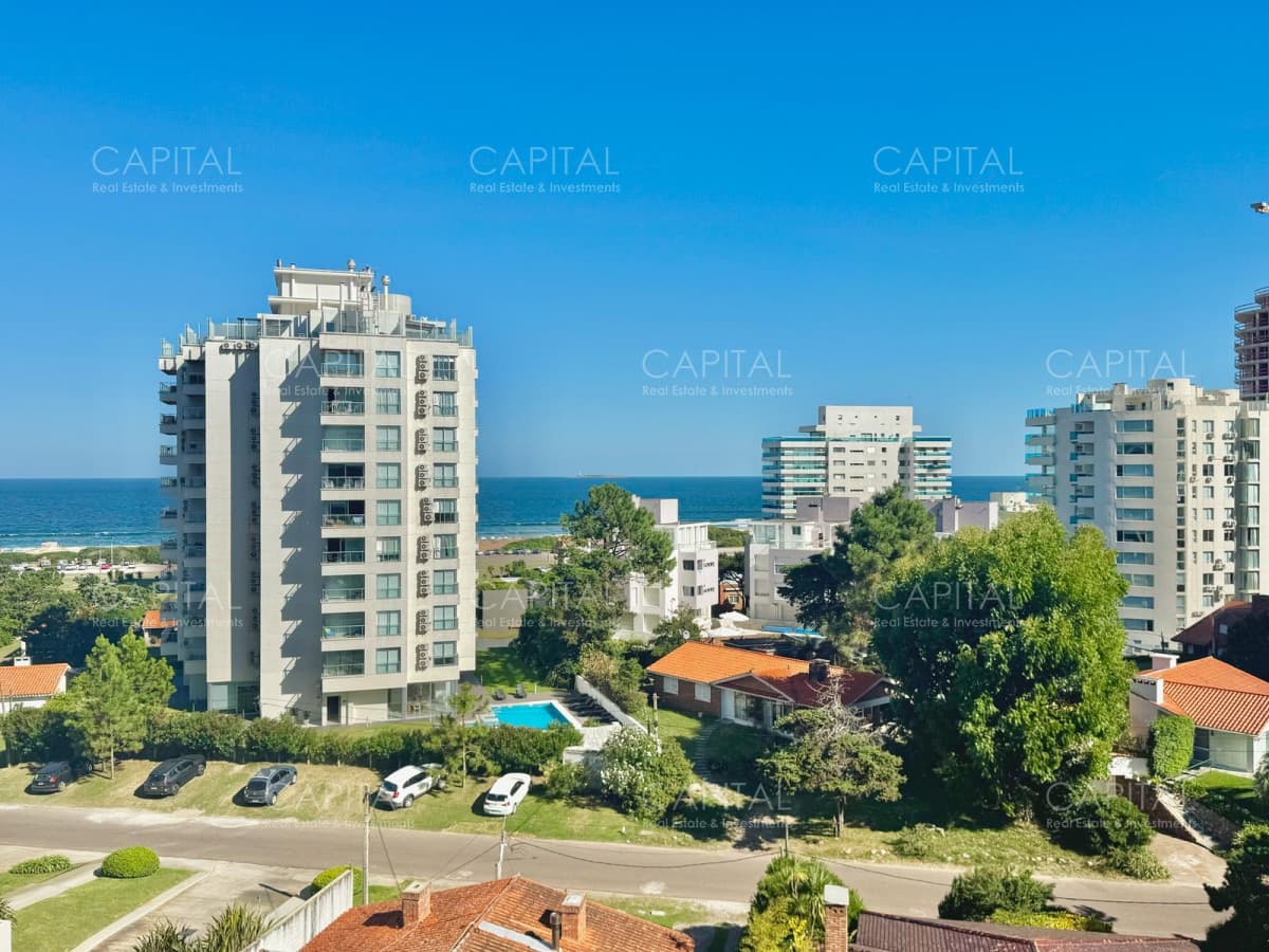 Apartamento en Moon de Tres Dormitorios con Vista al Mar