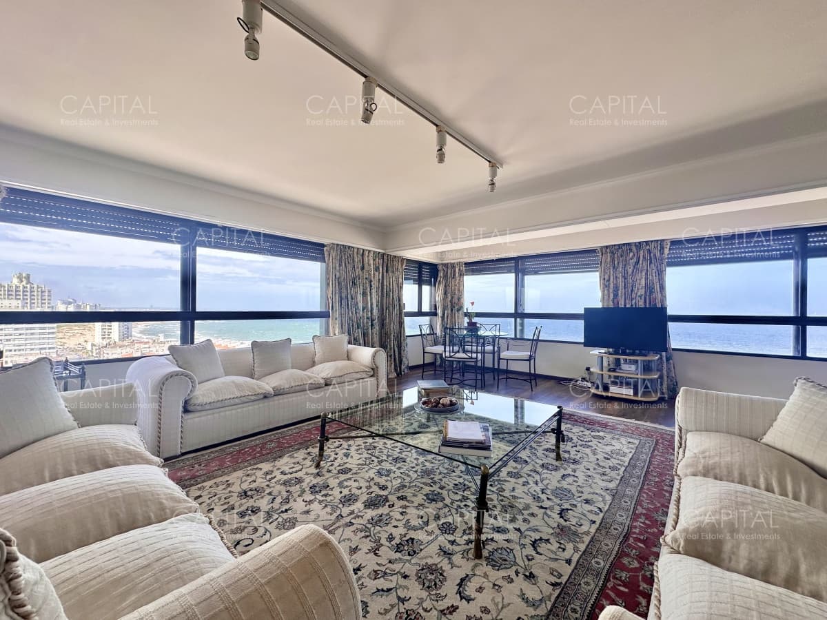Apartamento de cuatro dormitorios y dependencia en venta, Península, Punta del Este
