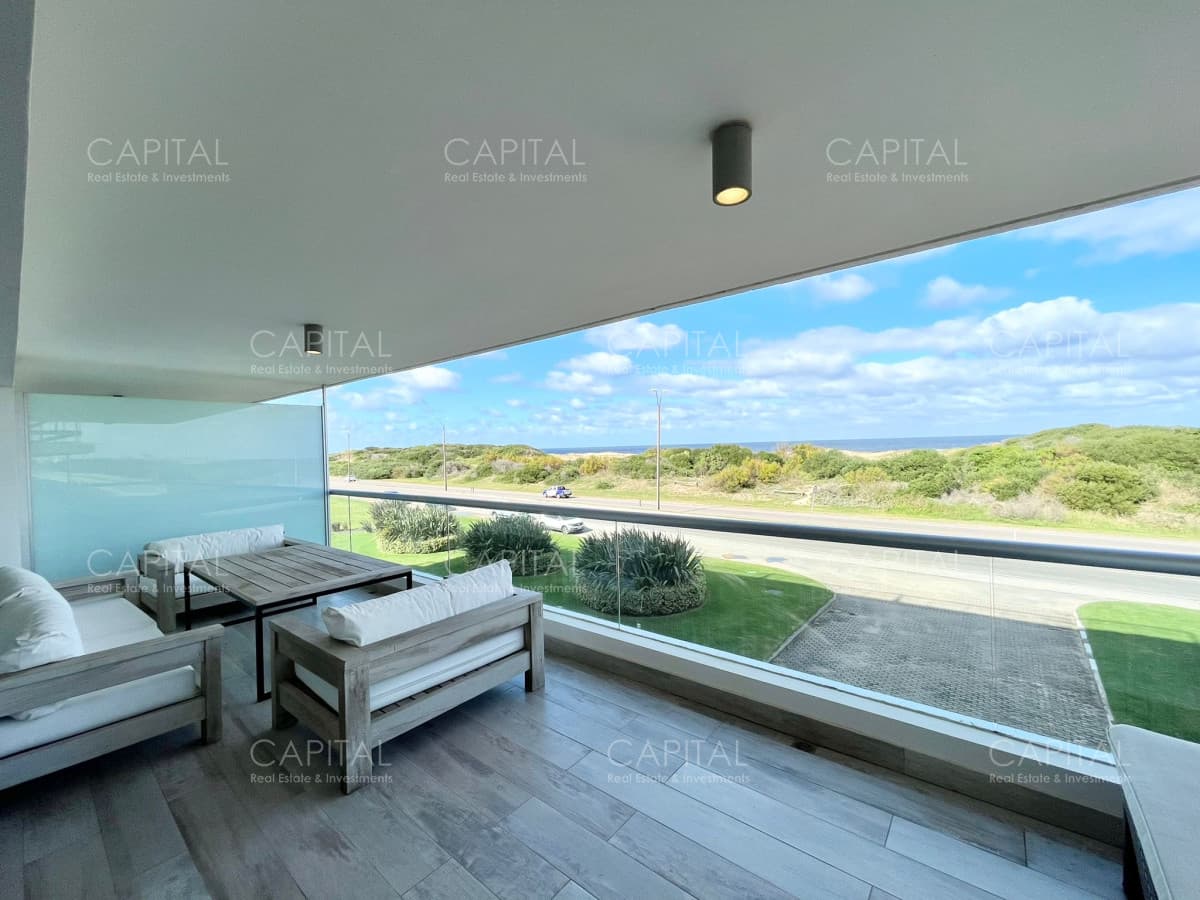 Apartamento en Venta de Tres Dormitorios en Playa Brava