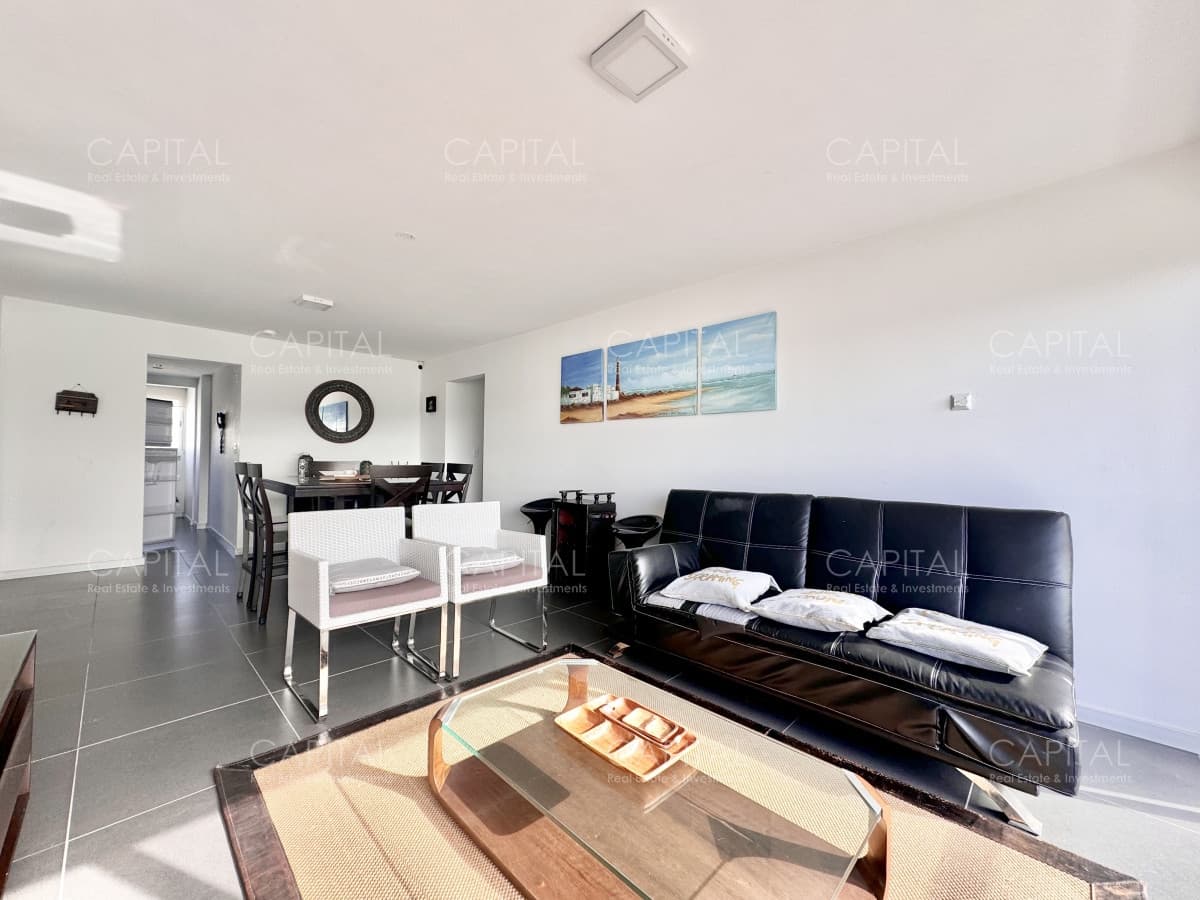 Apartamento en Venta de Tres Dormitorios en Peninsula