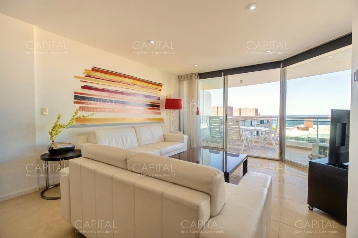 Apartamento en venta 3 dormitorios y servicio en Playa Brava