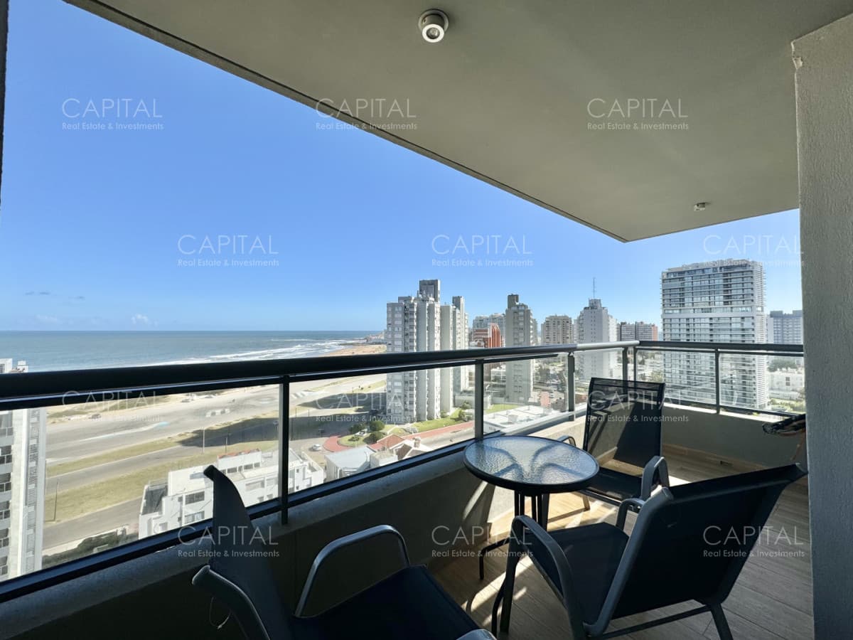 Apartamento con vista al Mar en venta de dos dormitorios, La Pastora, Punta del Este.