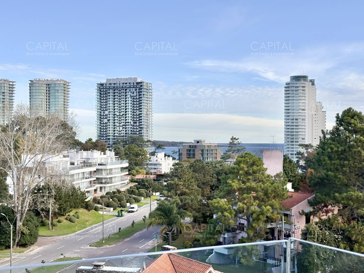 Apartamento monoambiente en venta en playa mansa con vista al mar