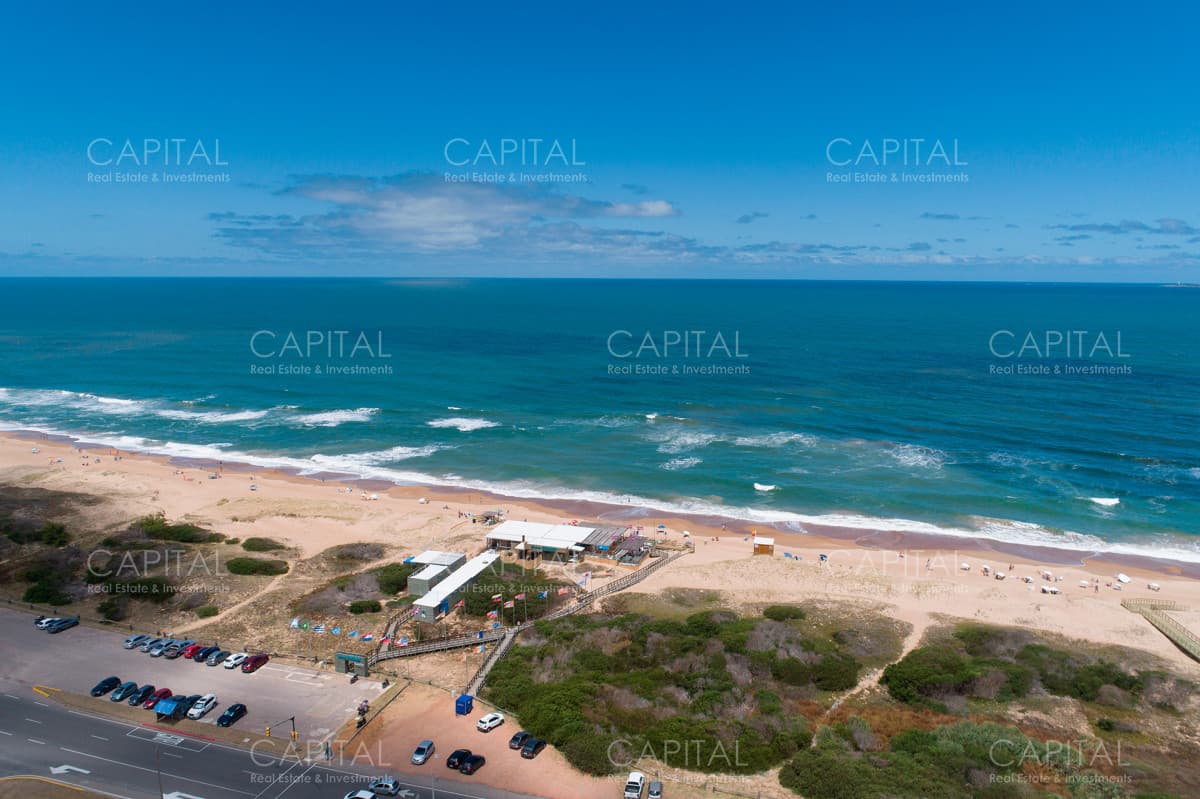 Le Parc IV esquinero piso alto en venta