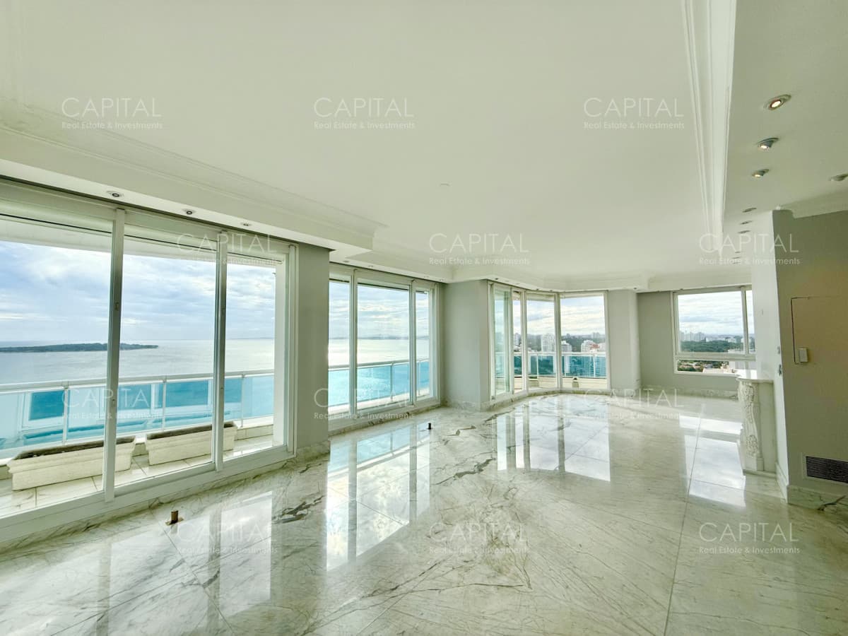 Millenium Tower Playa Mansa en Venta Punta del Este