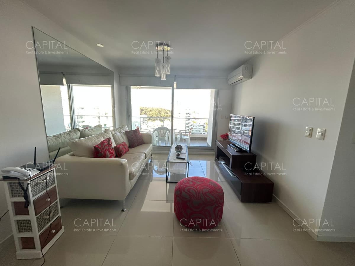 Apartamento en venta, edificio con servicios de categoría.