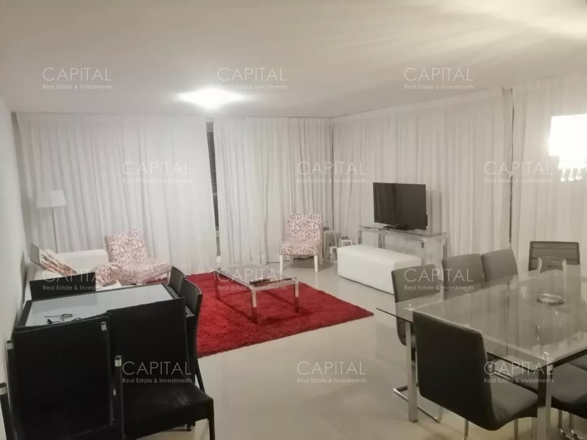 Apartamento de tres dormitorios y dependencia en torre de categoria en Playa Brava
