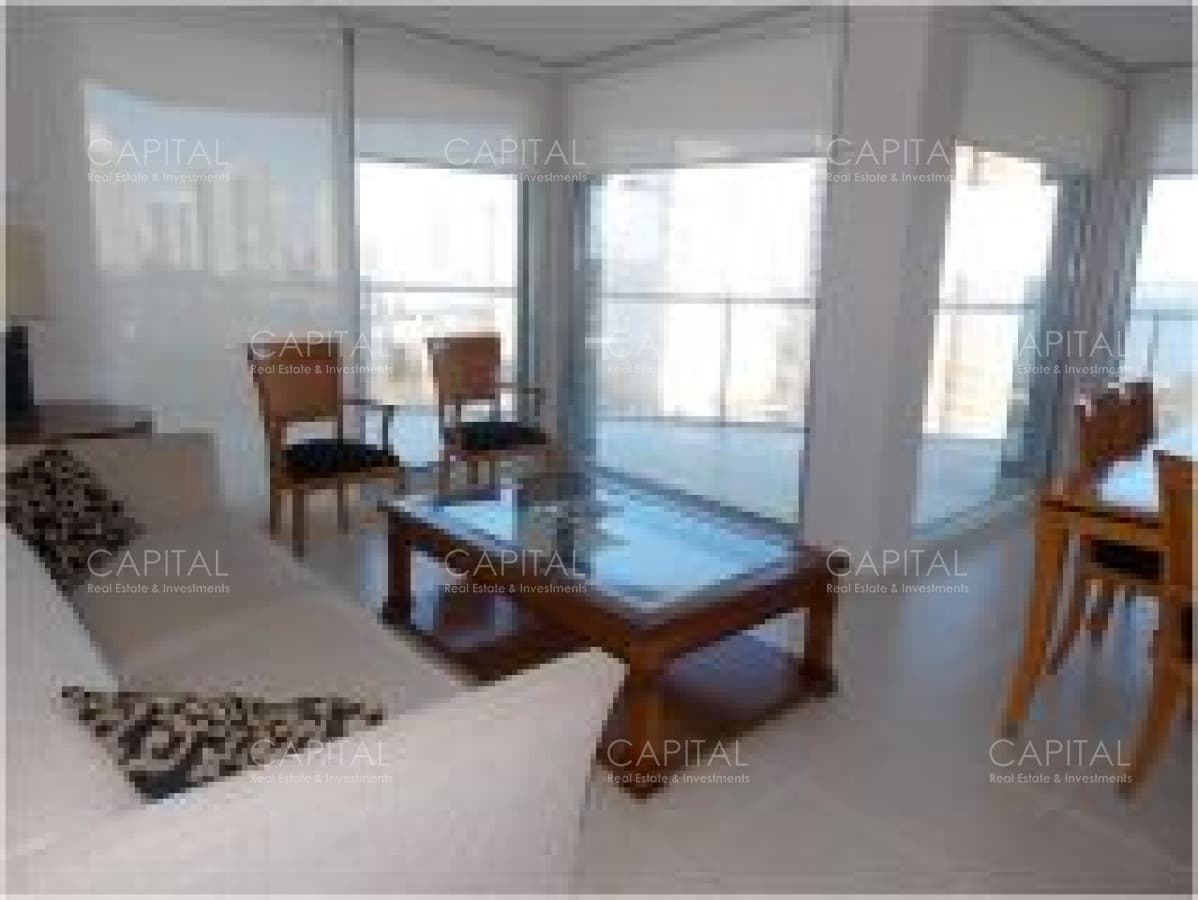 Apartamento en venta y alquiler temporario de tres dormitorios en primera fila de Playa Mansa