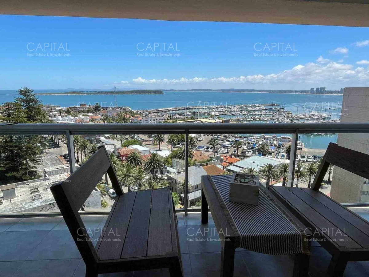 Apartamento de tres dormitorios en alquiler, Península, Punta del Este