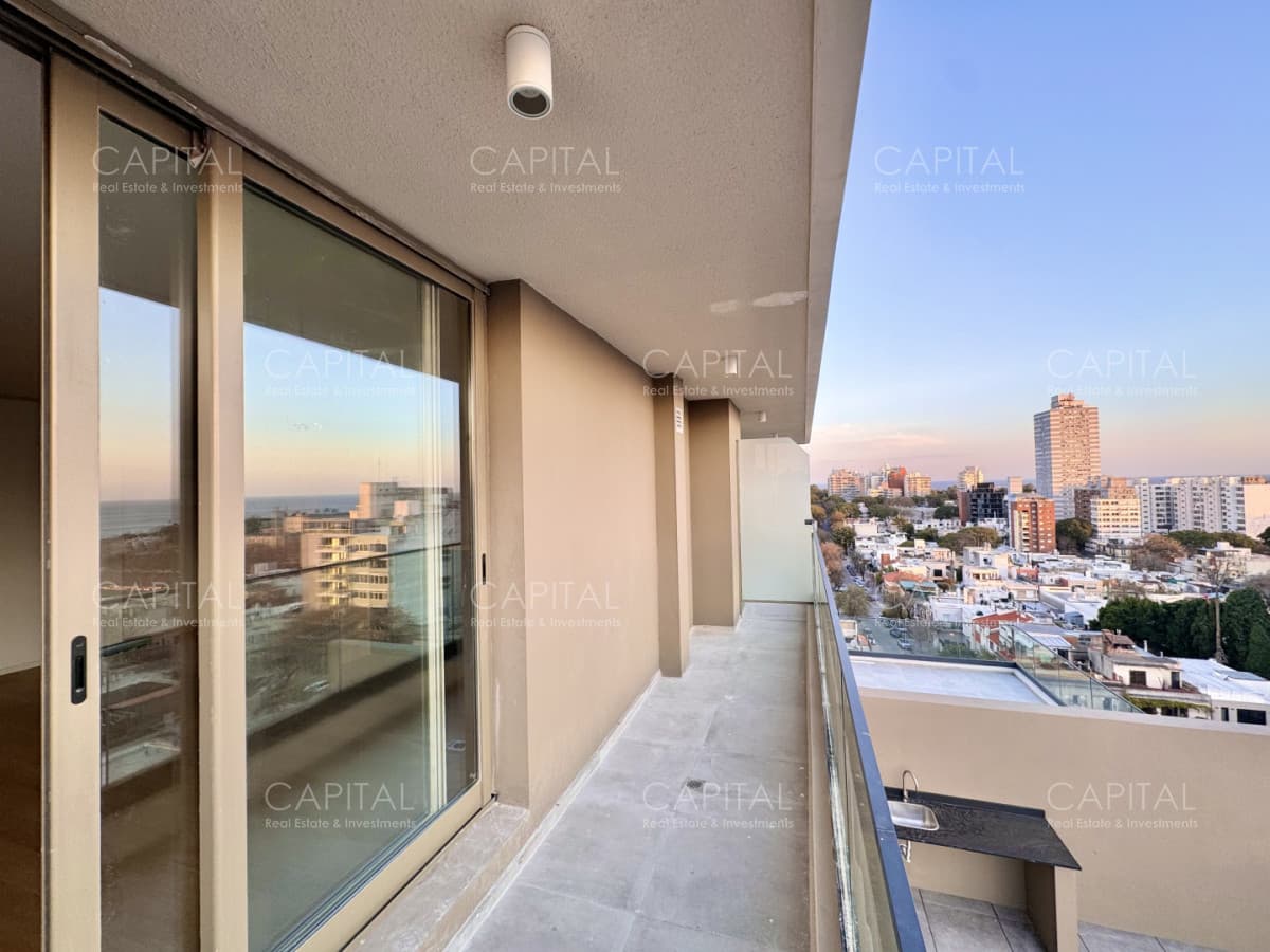 Penthouse de dos dormitorios con vista al mar a estrenar en Parque Rodo