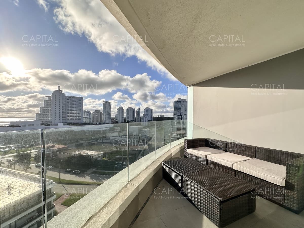 Art Tower en venta de tres dormitorios, Punta del Este.