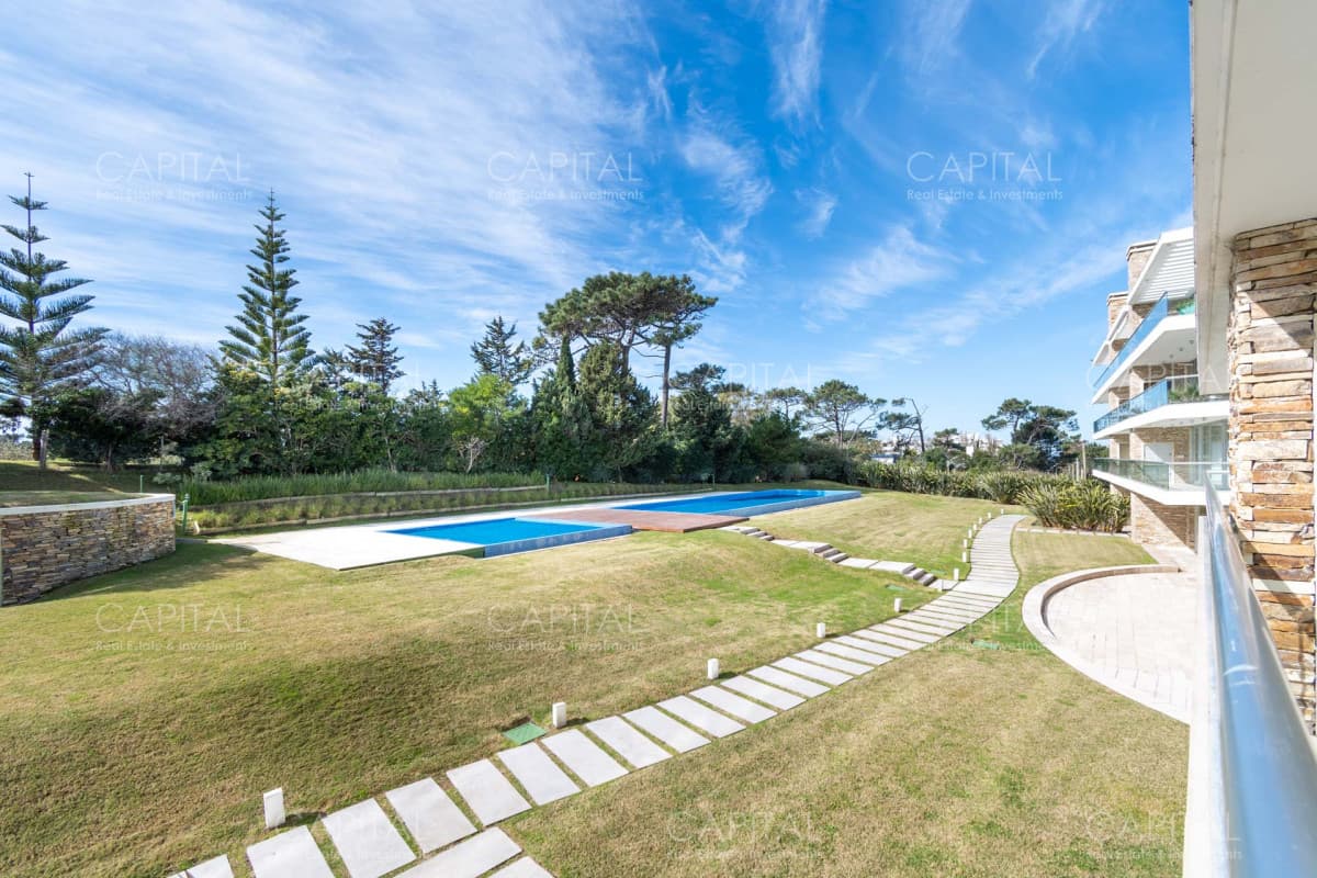 Apartamento a estrenar en venta en Playa Brava Punta del Este