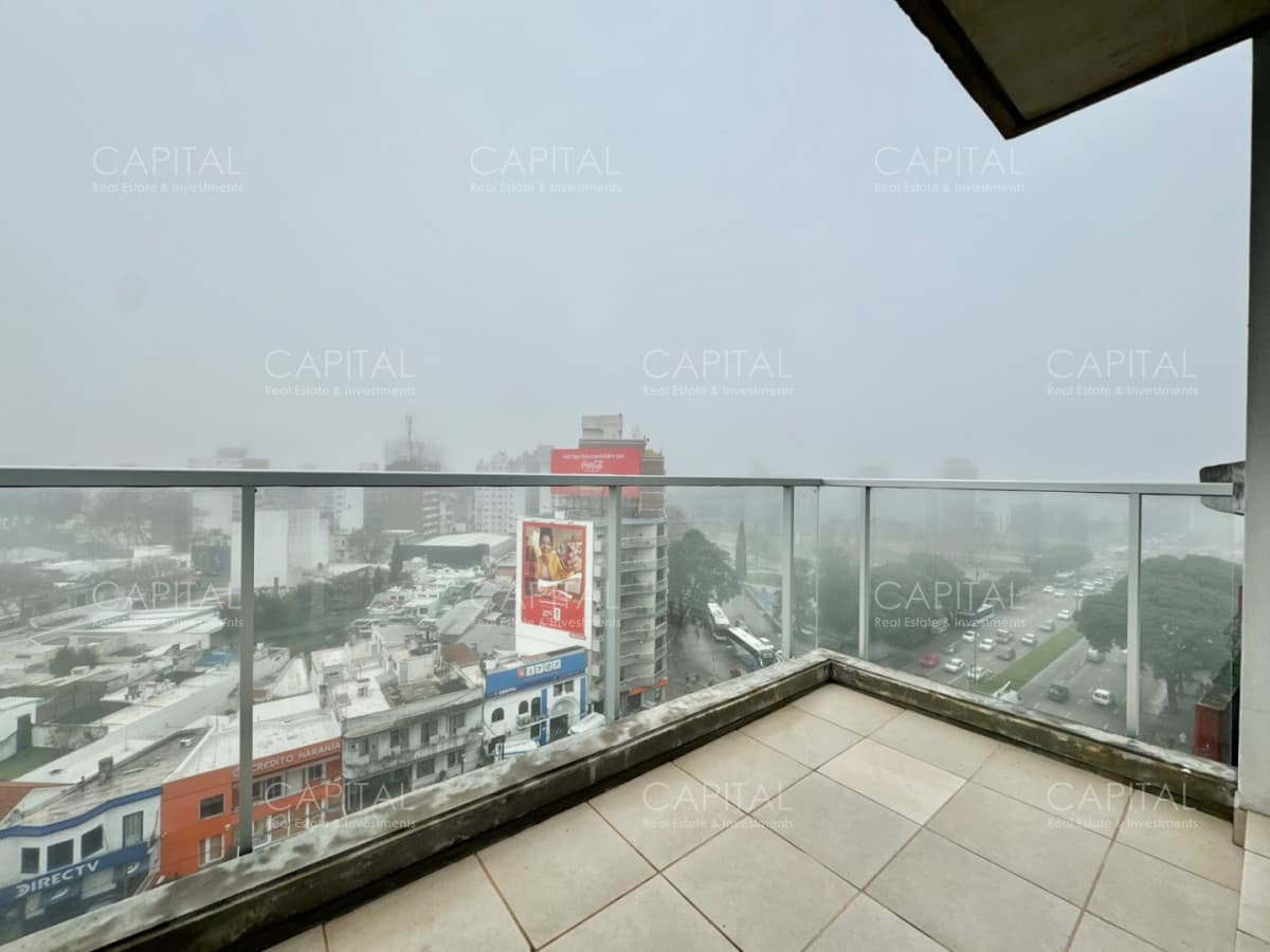 Apartamento de un dormitorio con vista en venta a pasos de Tres Cruces