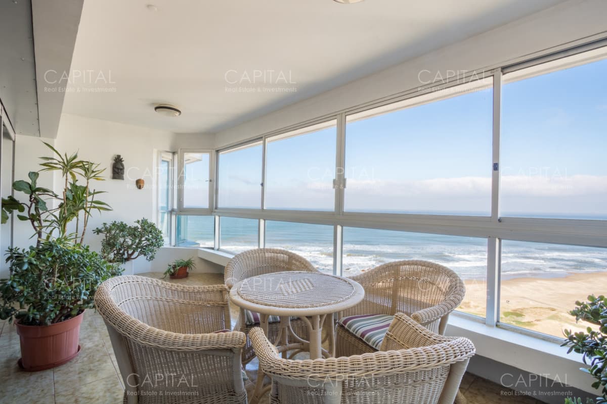Amplio Apartamento de 4 Dormitorios en Venta Punta del Este