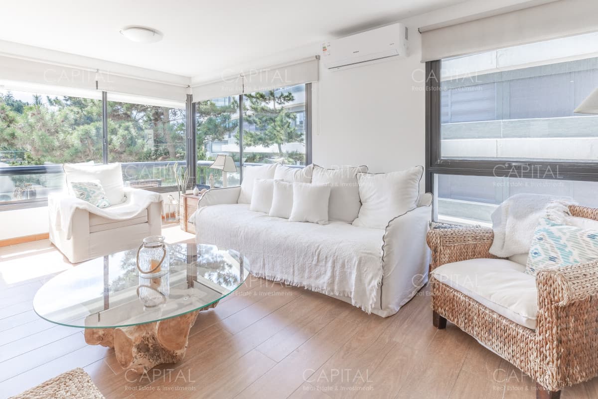 Apartamento en Venta Playa Brava 3 Dormitorios Primera Linea
