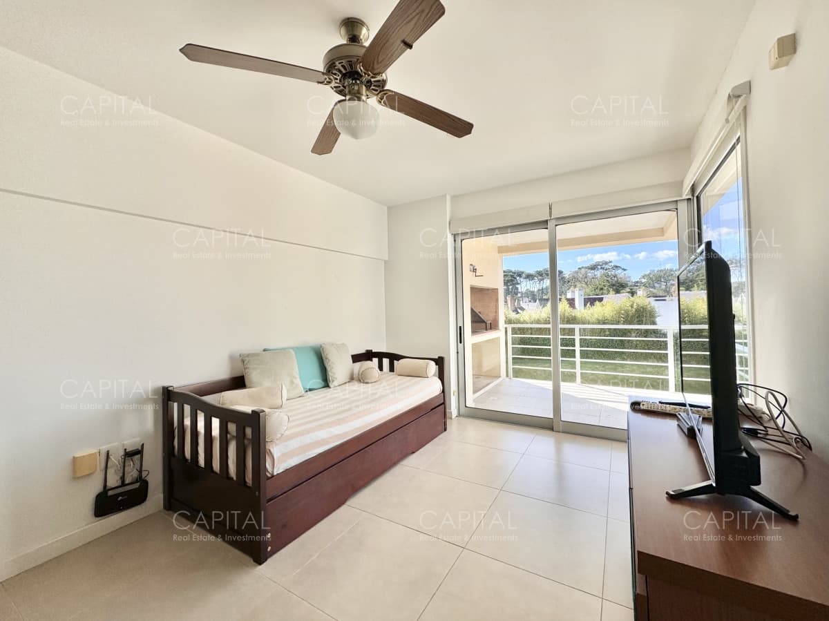 Apartamento de un dormitorio en venta, Playa Mansa.