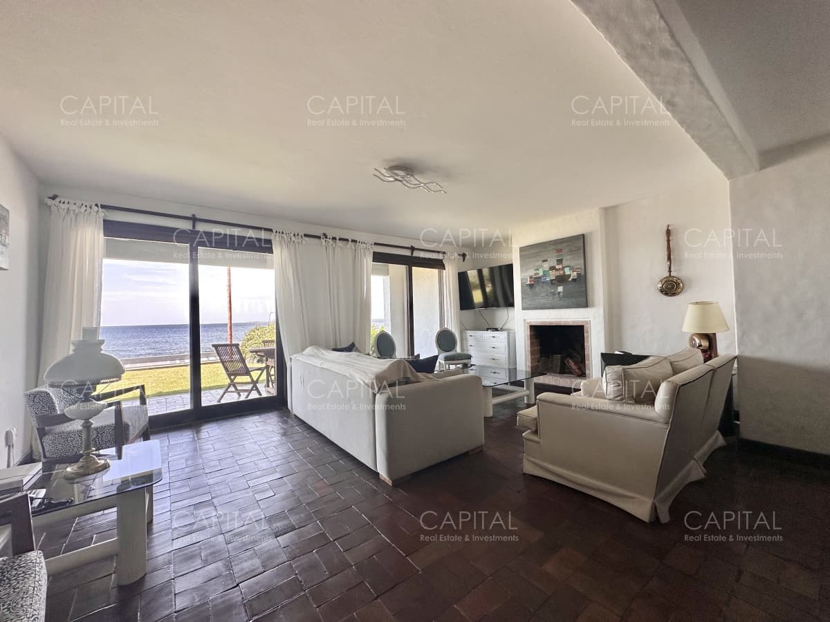 Apartamento de Tres Dormitorios frente a El Emir - Península Punta del Este