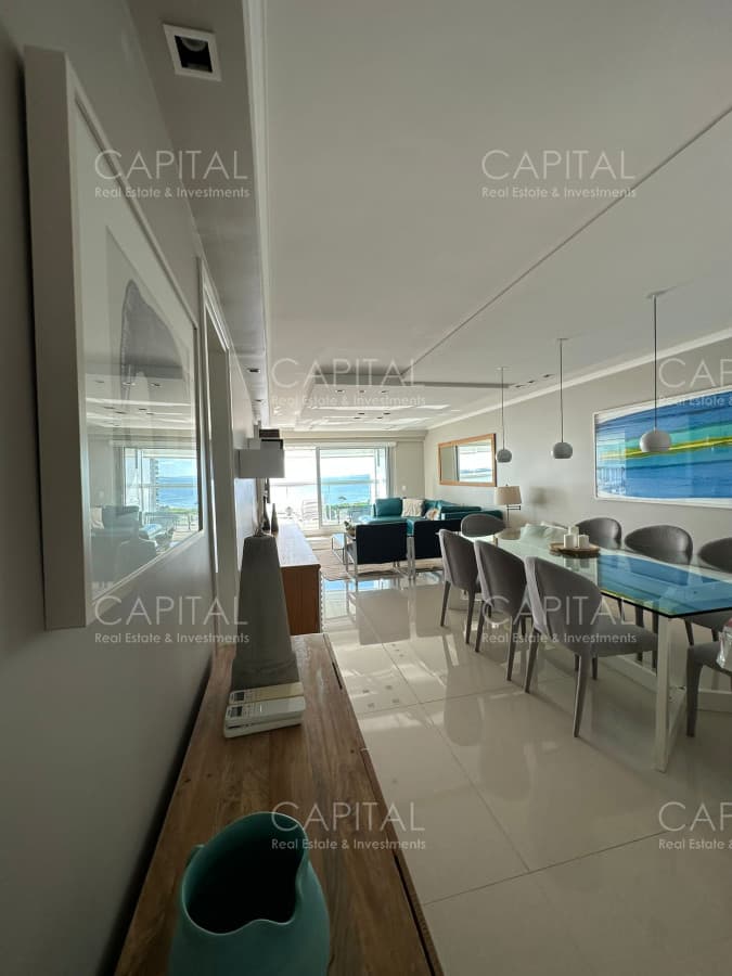 Apartamento en Venta de Tres Dormitorios en Playa Mansa Punta del  Este