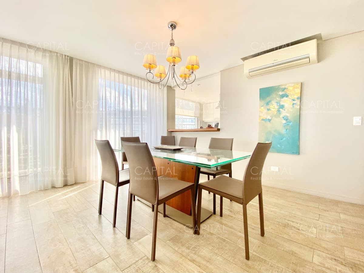 Apartamento de tres suites en Venta, Playa Mansa