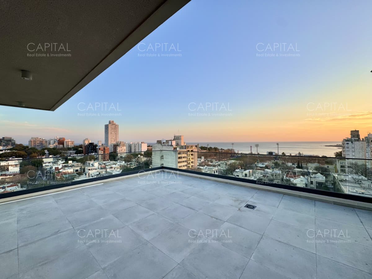 Apartamento de un dormitorio con parrillero propio y vista al mar en Parque Rodo