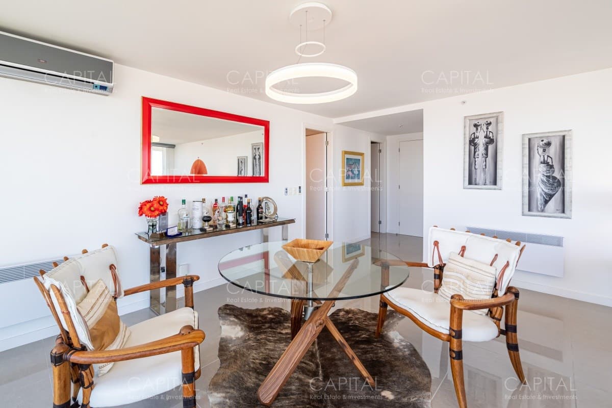 Apartamento de 3 Dormitorios  en Venta en Torre One, Punta del Este