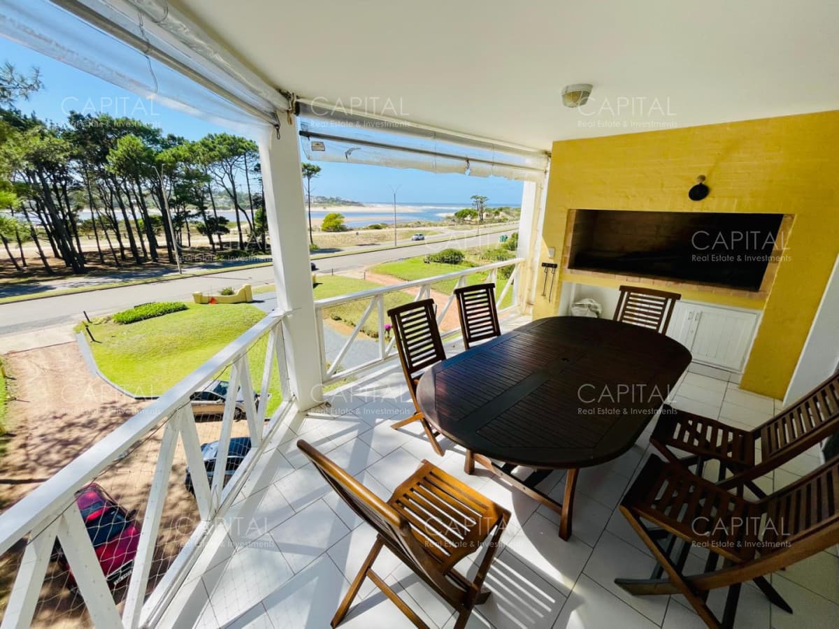 Departamento en venta frente a Playa Brava en Rincón del Indio