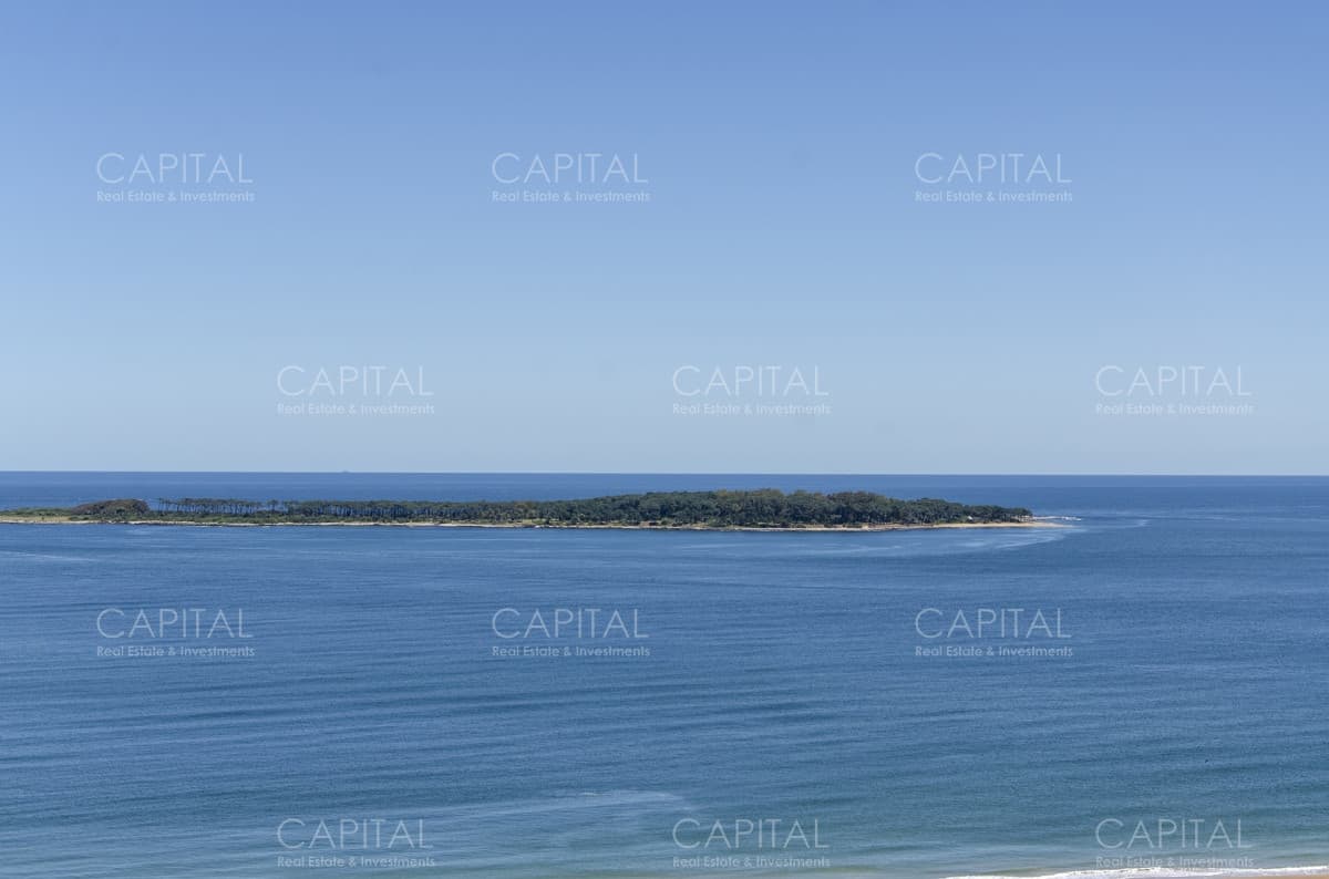 Miami Boulevard de dos dormitorios en venta, Playa Mansa, Punta del Este